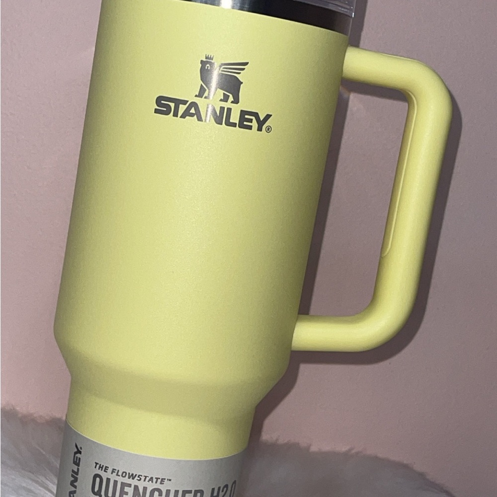 Stanley Lemonade 2025 Quencher H2.0 40oz